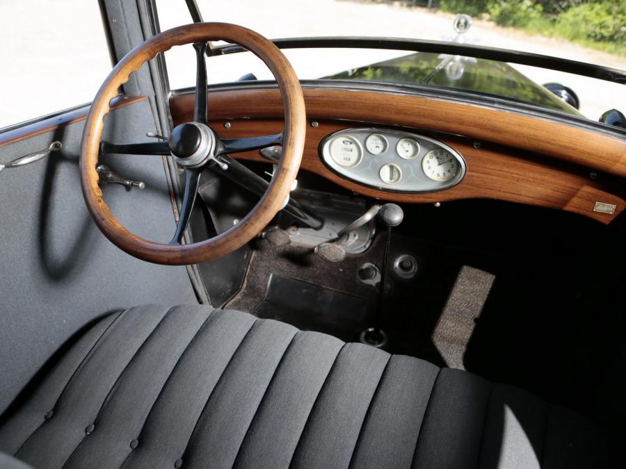  Studebaker Standard Six 4-Door Sedan 1925 года  (фото 4 из 4)